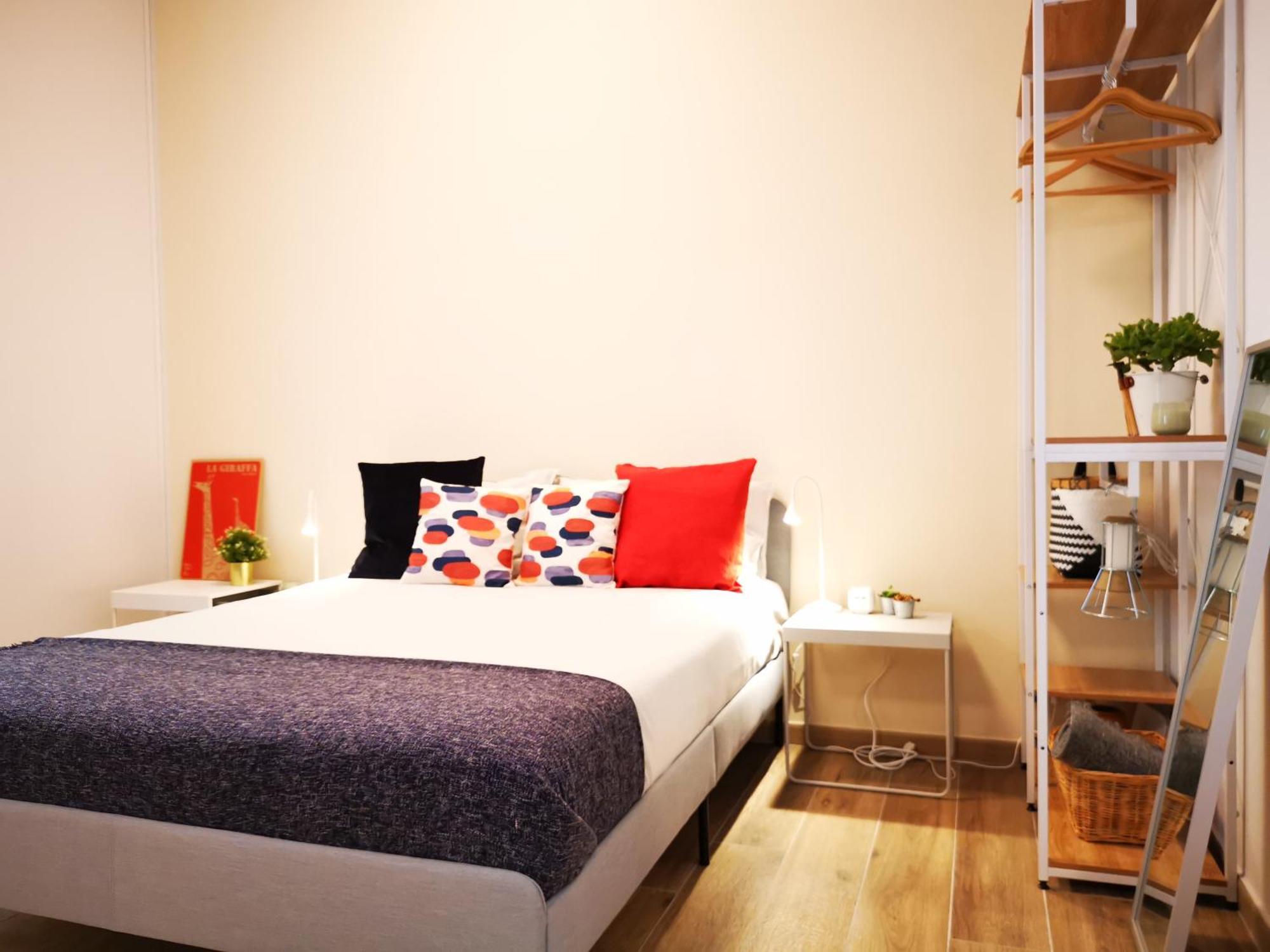 Spacious Apartment 50 Meters From The Metro Mailand Zimmer foto