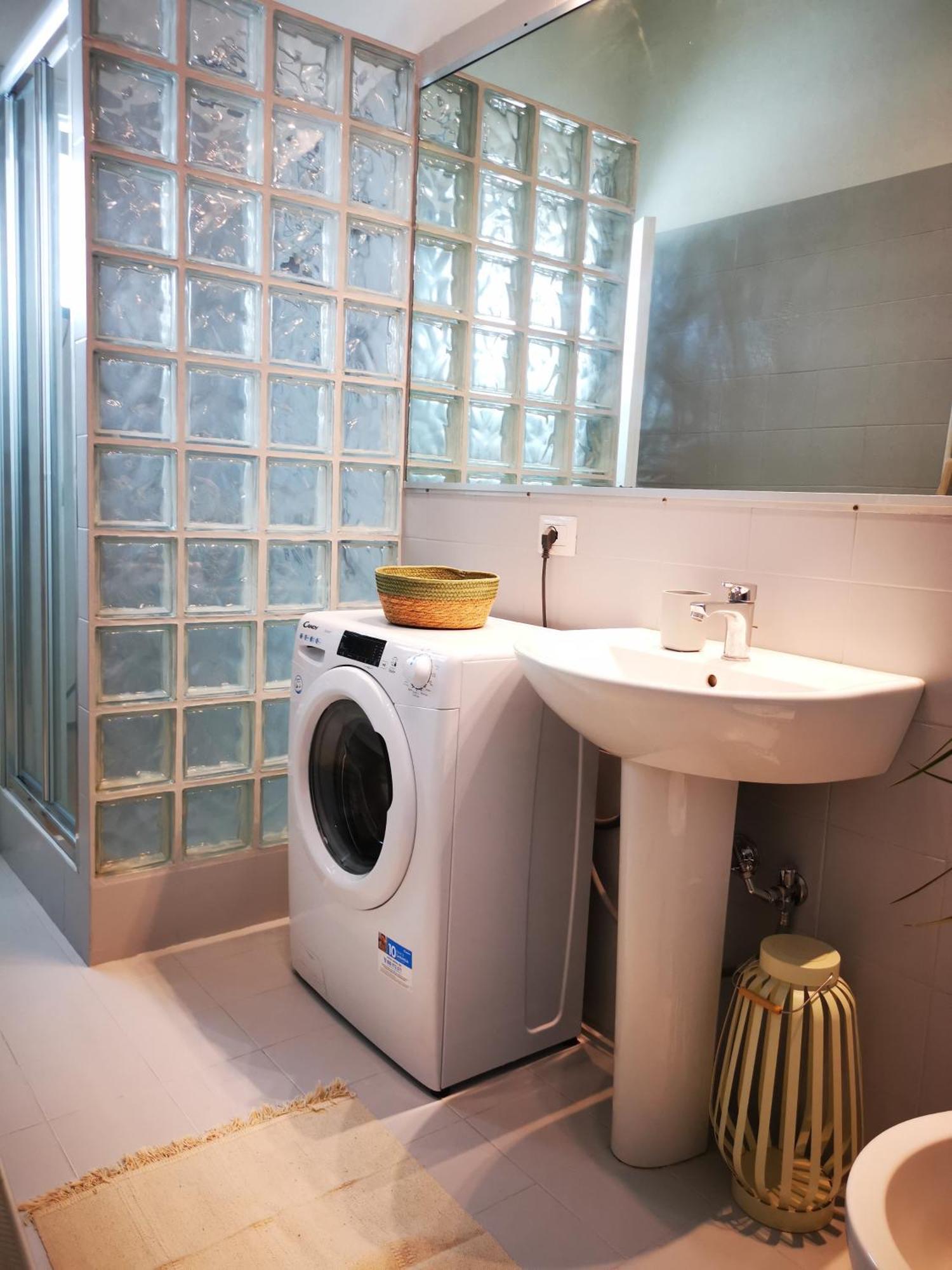 Spacious Apartment 50 Meters From The Metro Mailand Exterior foto