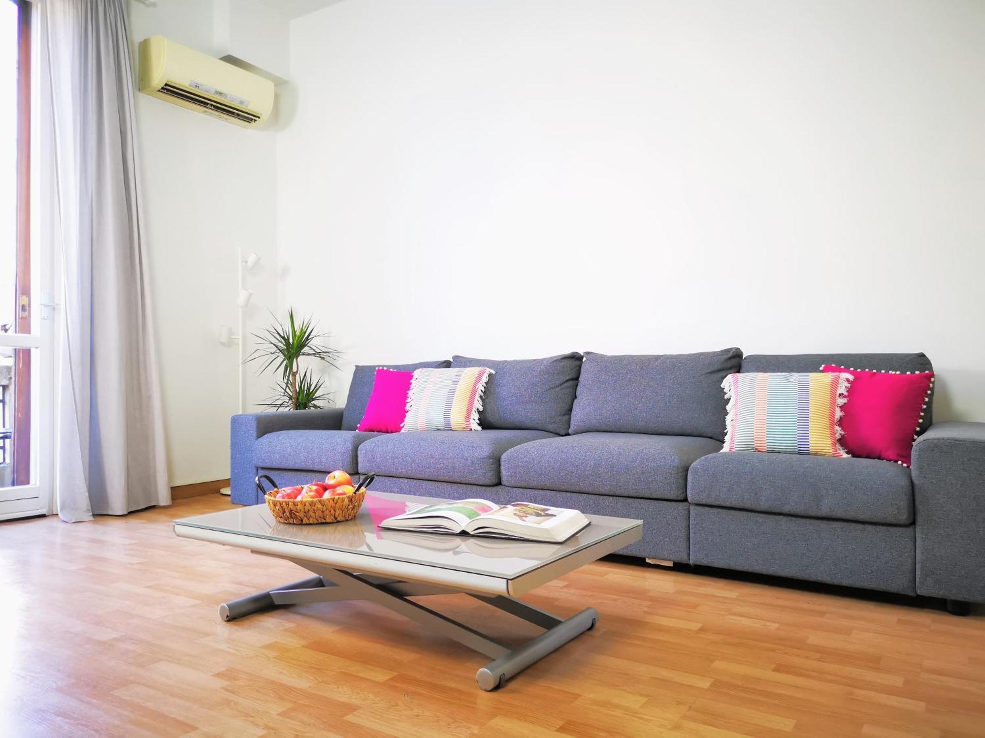 Spacious Apartment 50 Meters From The Metro Mailand Exterior foto