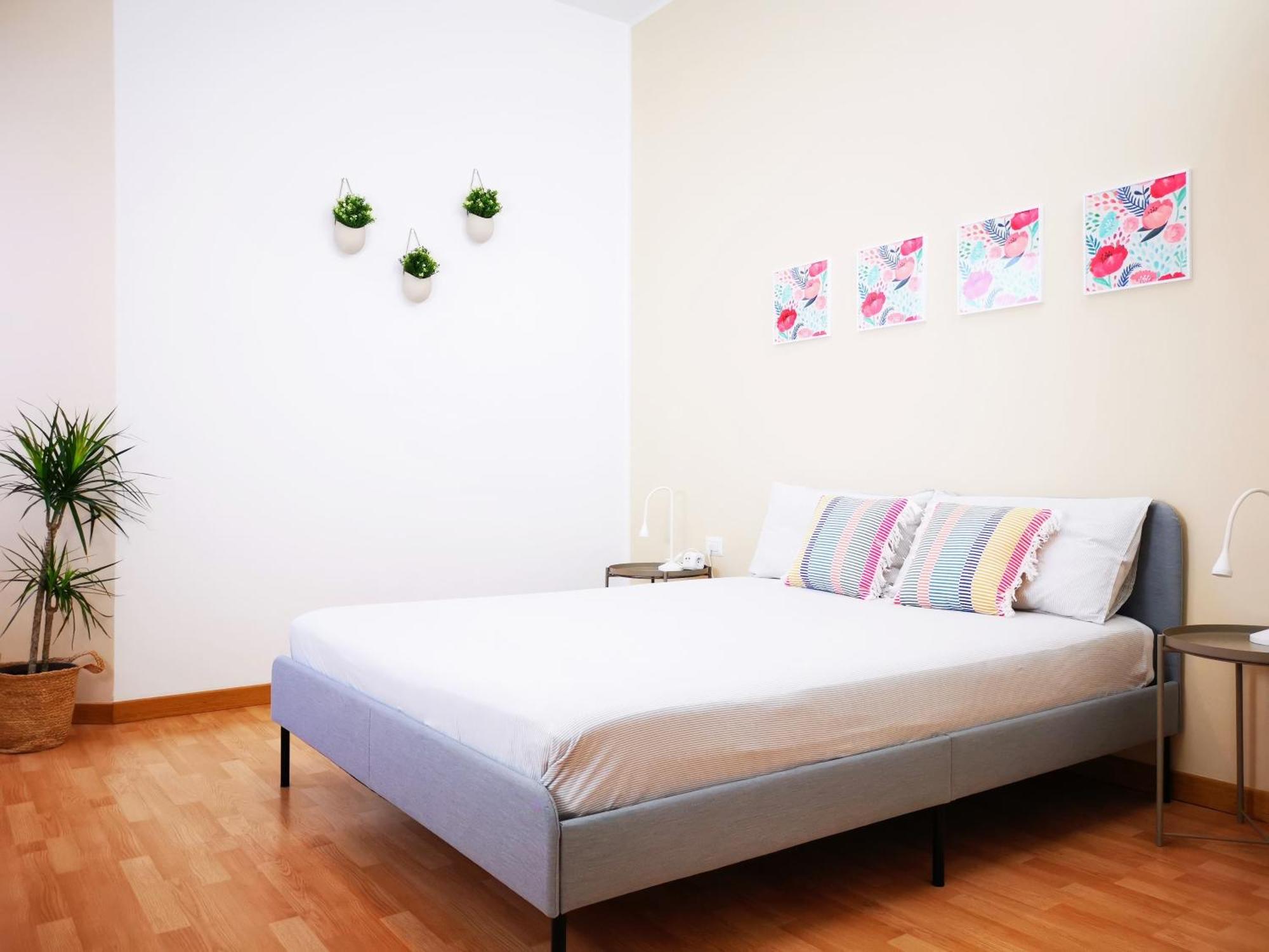 Spacious Apartment 50 Meters From The Metro Mailand Exterior foto
