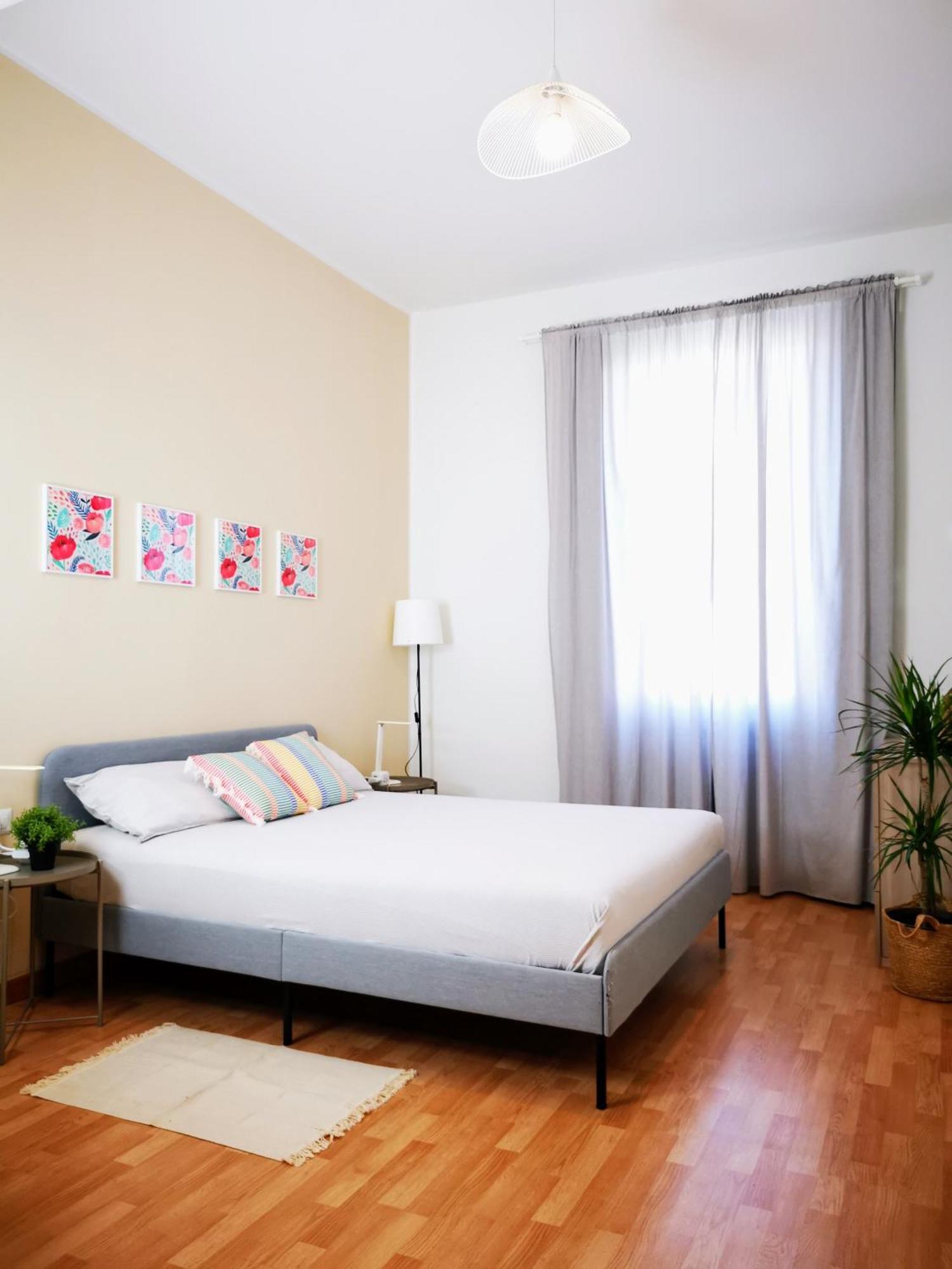 Spacious Apartment 50 Meters From The Metro Mailand Exterior foto